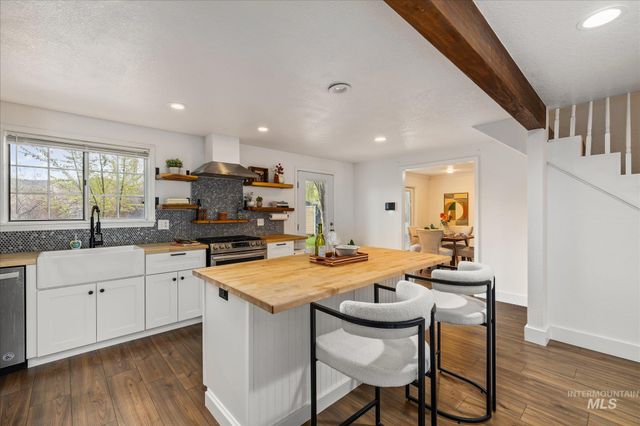 2852 NW 14th St, Meridian, ID 83646