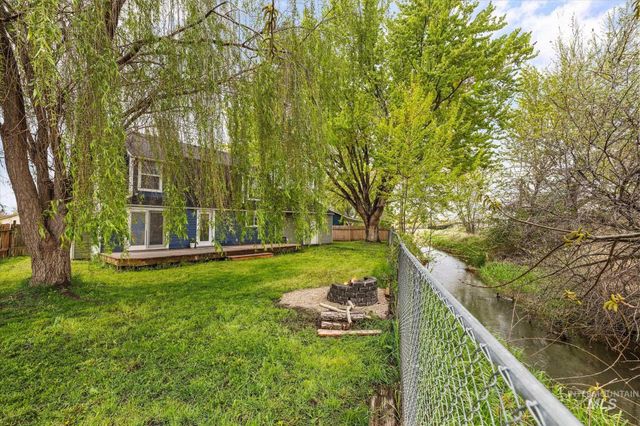 2852 NW 14th St, Meridian, ID 83646