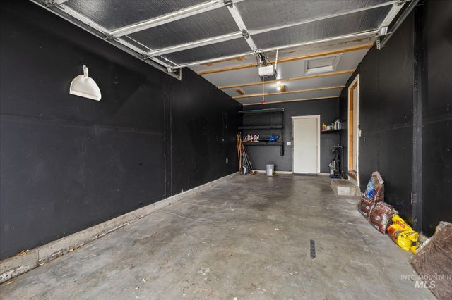 2852 NW 14th St, Meridian, ID 83646