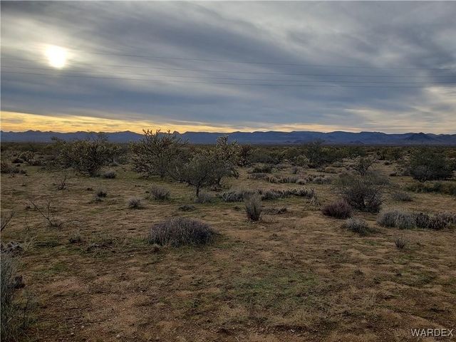 84 acres Hwy 93, Golden Valley, AZ 86413