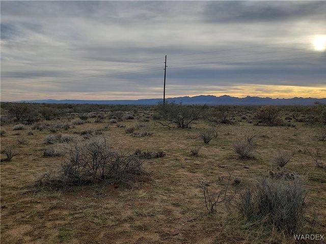 84 acres Hwy 93, Golden Valley, AZ 86413