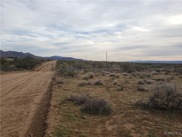 84 acres Hwy 93, Golden Valley, AZ 86413