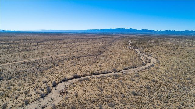 84 acres Hwy 93, Golden Valley, AZ 86413