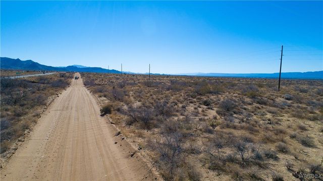 84 acres Hwy 93, Golden Valley, AZ 86413