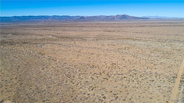 84 acres Hwy 93, Golden Valley, AZ 86413