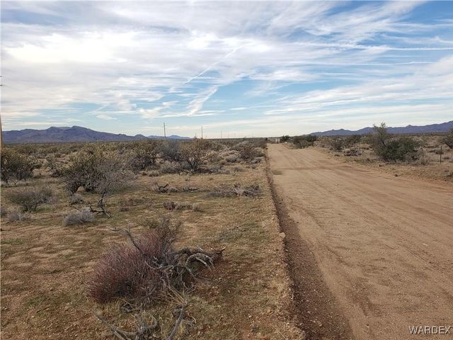 84 acres Hwy 93, Golden Valley, AZ 86413