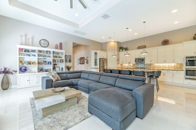 11825 N Kalmar Cir Circle N, Parkland, FL 33076