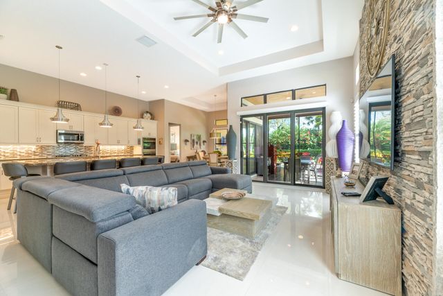 11825 N Kalmar Cir Circle N, Parkland, FL 33076