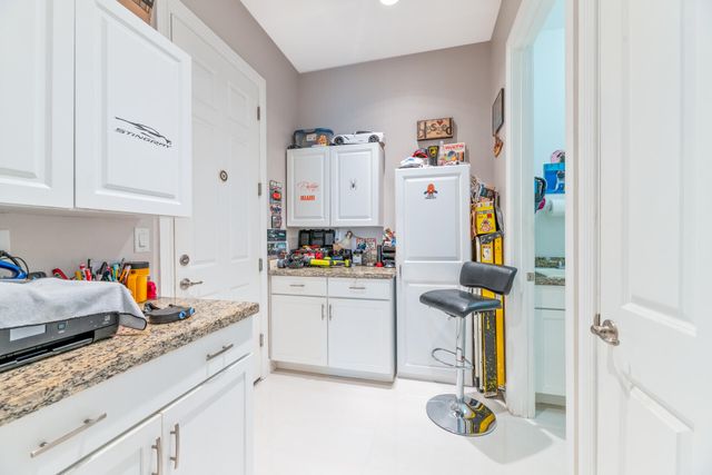 11825 N Kalmar Cir Circle N, Parkland, FL 33076