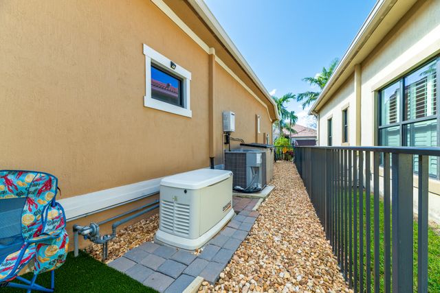 11825 N Kalmar Cir Circle N, Parkland, FL 33076