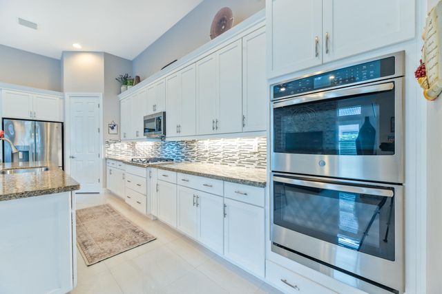 11825 N Kalmar Cir Circle N, Parkland, FL 33076