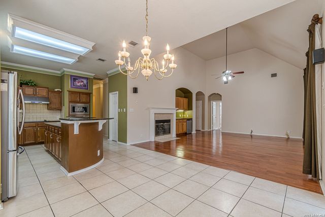 843 Peg Oak, San Antonio, TX 78258