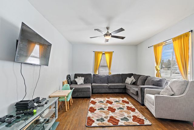 308 S 8th Street, Dekalb, IL 60115