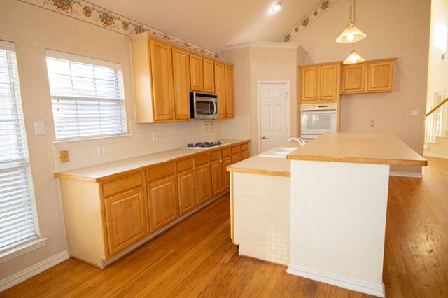 7800 Pirate Point Circle, Arlington, TX 76016