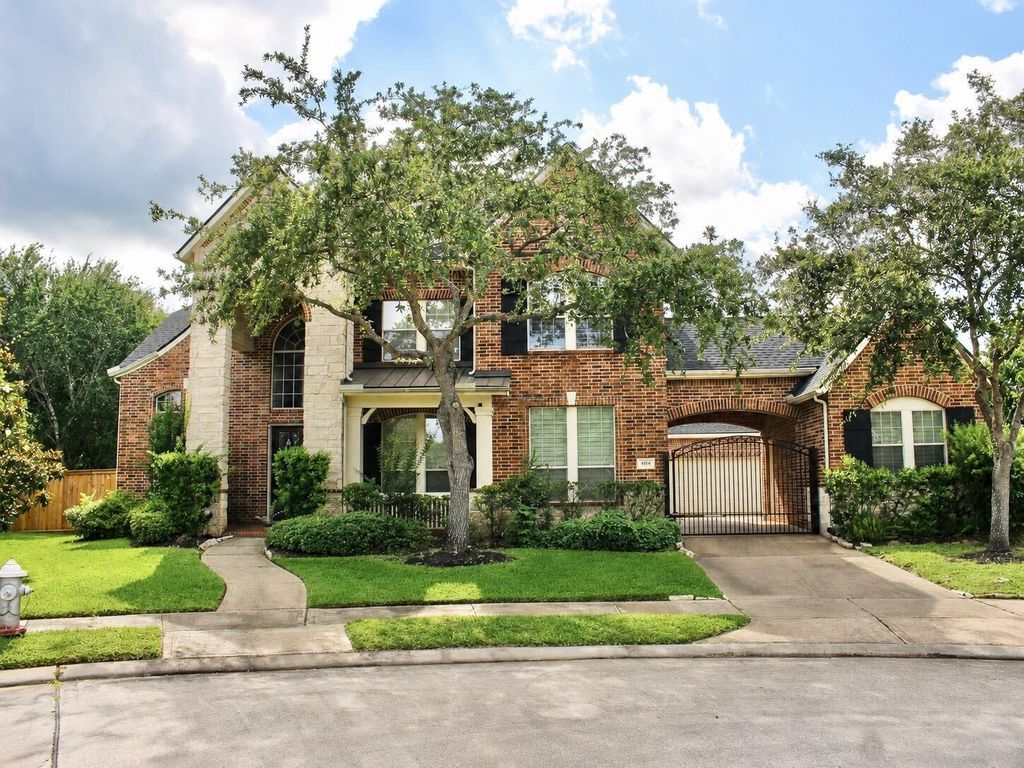 4514 Village Forest Drive, Sugar Land, TX 77479