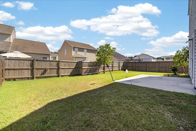 426 Thoroughbred Drive, Moncks Corner, SC 29461