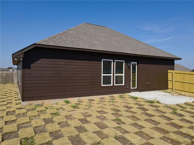 160 Turnrow Cove, Snook, TX 77879