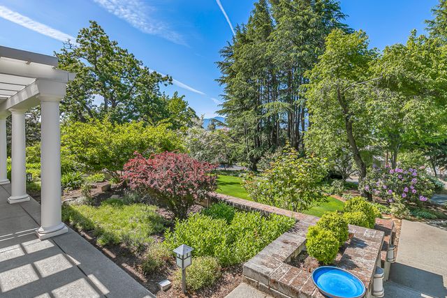 218 Saginaw Drive, Medford, OR 97504