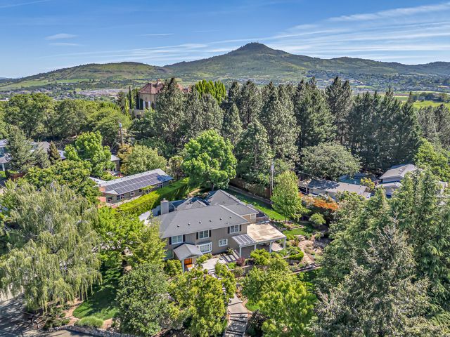 218 Saginaw Drive, Medford, OR 97504