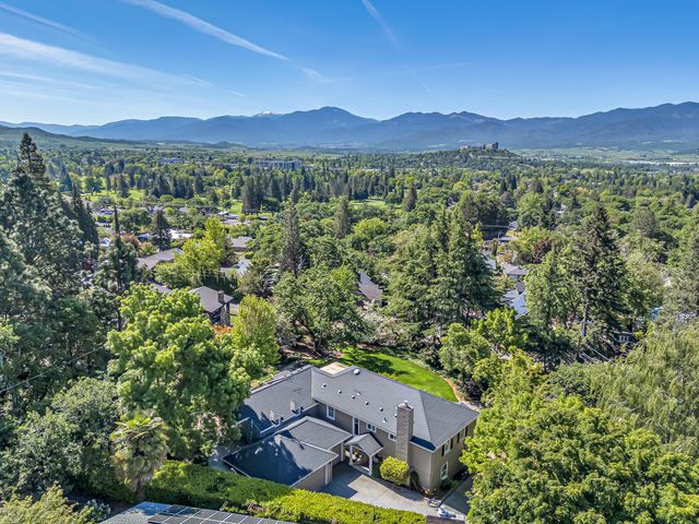 218 Saginaw Drive, Medford, OR 97504