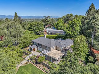 218 Saginaw Drive, Medford, OR 97504