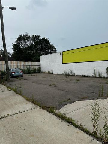 14150 E 8 Mile Road, Detroit, MI 48205