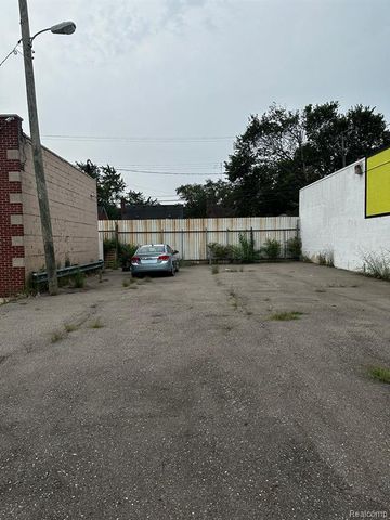 14150 E 8 Mile Road, Detroit, MI 48205