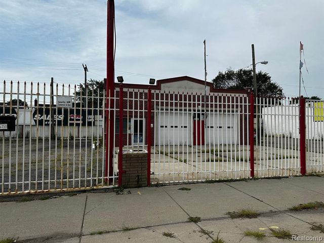 14150 E 8 Mile Road, Detroit, MI 48205