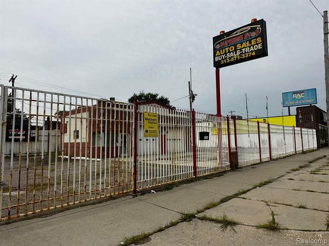 14150 E 8 Mile Road, Detroit, MI 48205