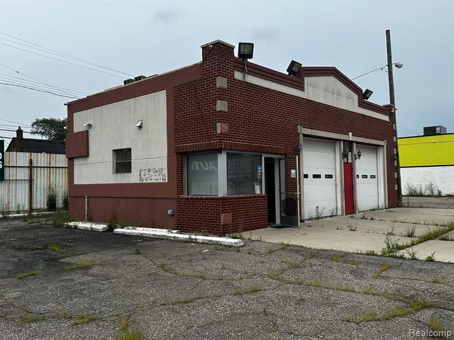 14150 E 8 Mile Road, Detroit, MI 48205