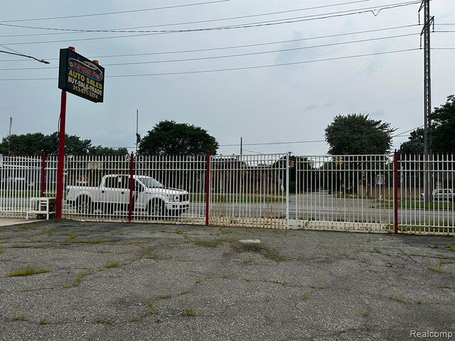 14150 E 8 Mile Road, Detroit, MI 48205