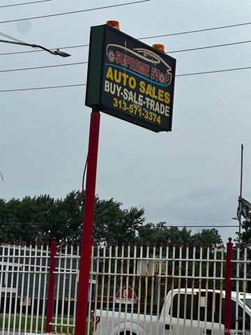 14150 E 8 Mile Road, Detroit, MI 48205