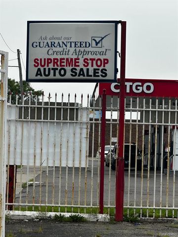 14150 E 8 Mile Road, Detroit, MI 48205