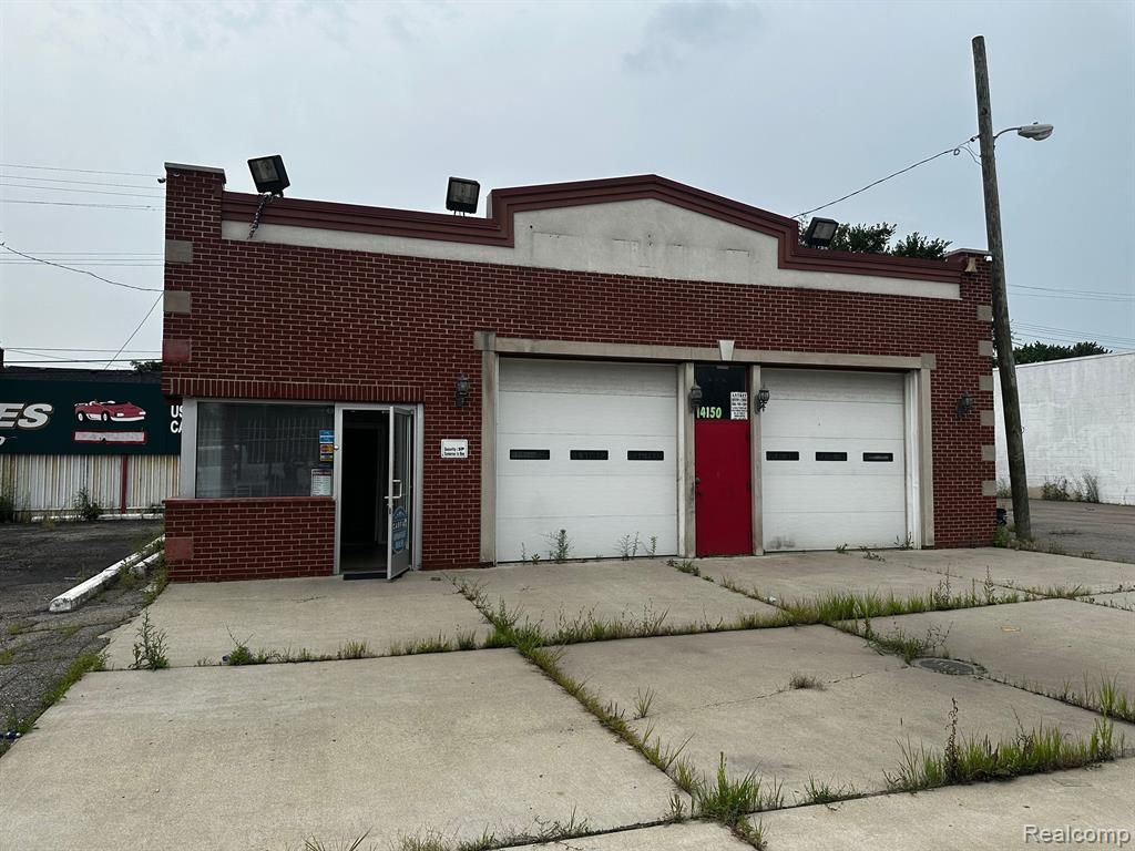 14150 E 8 Mile Road, Detroit, MI 48205