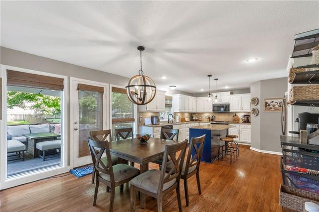 2501 SW Blazing Star Place, Lee's Summit, MO 64081
