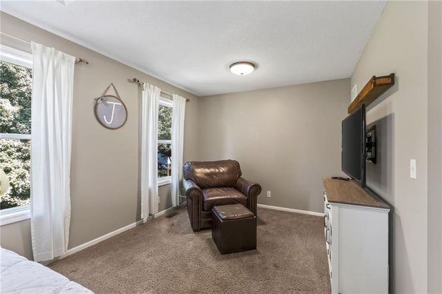2501 SW Blazing Star Place, Lee's Summit, MO 64081