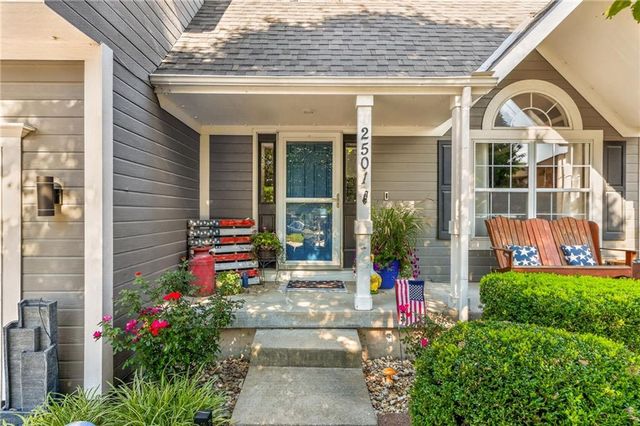 2501 SW Blazing Star Place, Lee's Summit, MO 64081