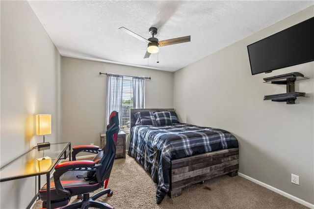2501 SW Blazing Star Place, Lee's Summit, MO 64081