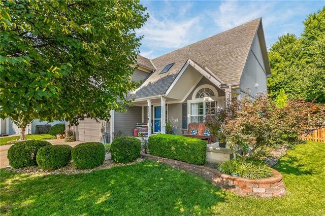 2501 SW Blazing Star Place, Lee's Summit, MO 64081