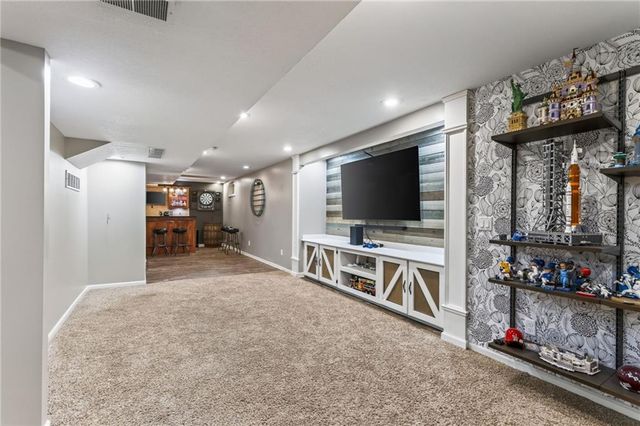 2501 SW Blazing Star Place, Lee's Summit, MO 64081