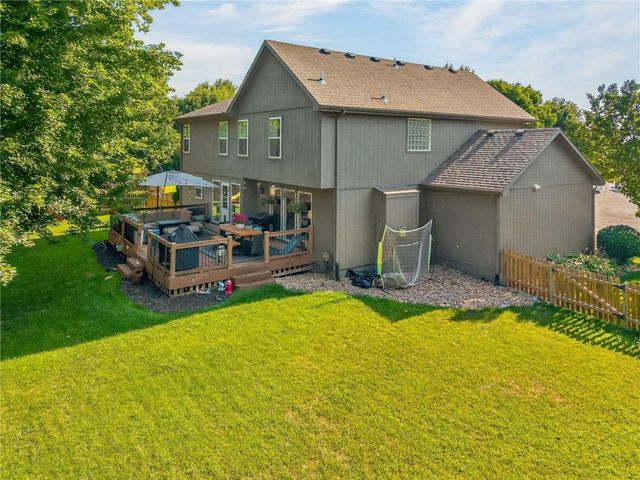 2501 SW Blazing Star Place, Lee's Summit, MO 64081