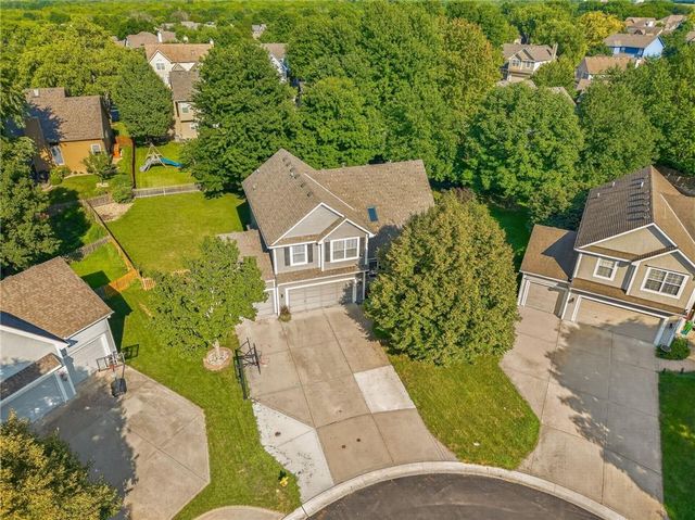 2501 SW Blazing Star Place, Lee's Summit, MO 64081