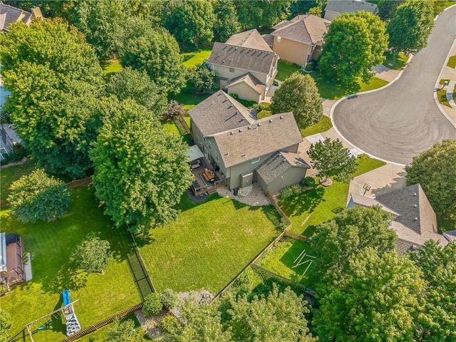 2501 SW Blazing Star Place, Lee's Summit, MO 64081