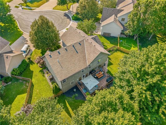2501 SW Blazing Star Place, Lee's Summit, MO 64081