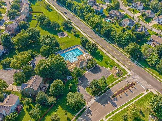 2501 SW Blazing Star Place, Lee's Summit, MO 64081