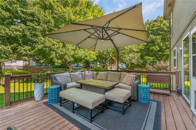 2501 SW Blazing Star Place, Lee's Summit, MO 64081