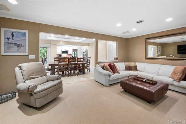3 Rookery Circle, New City, NY 10956