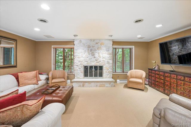 3 Rookery Circle, New City, NY 10956