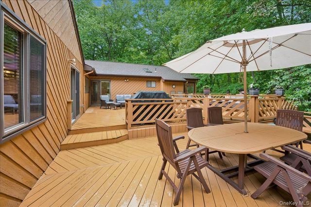 3 Rookery Circle, New City, NY 10956