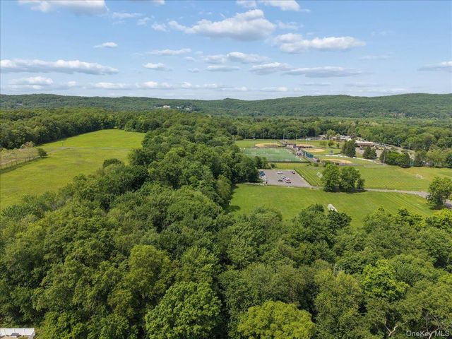 3 Rookery Circle, New City, NY 10956